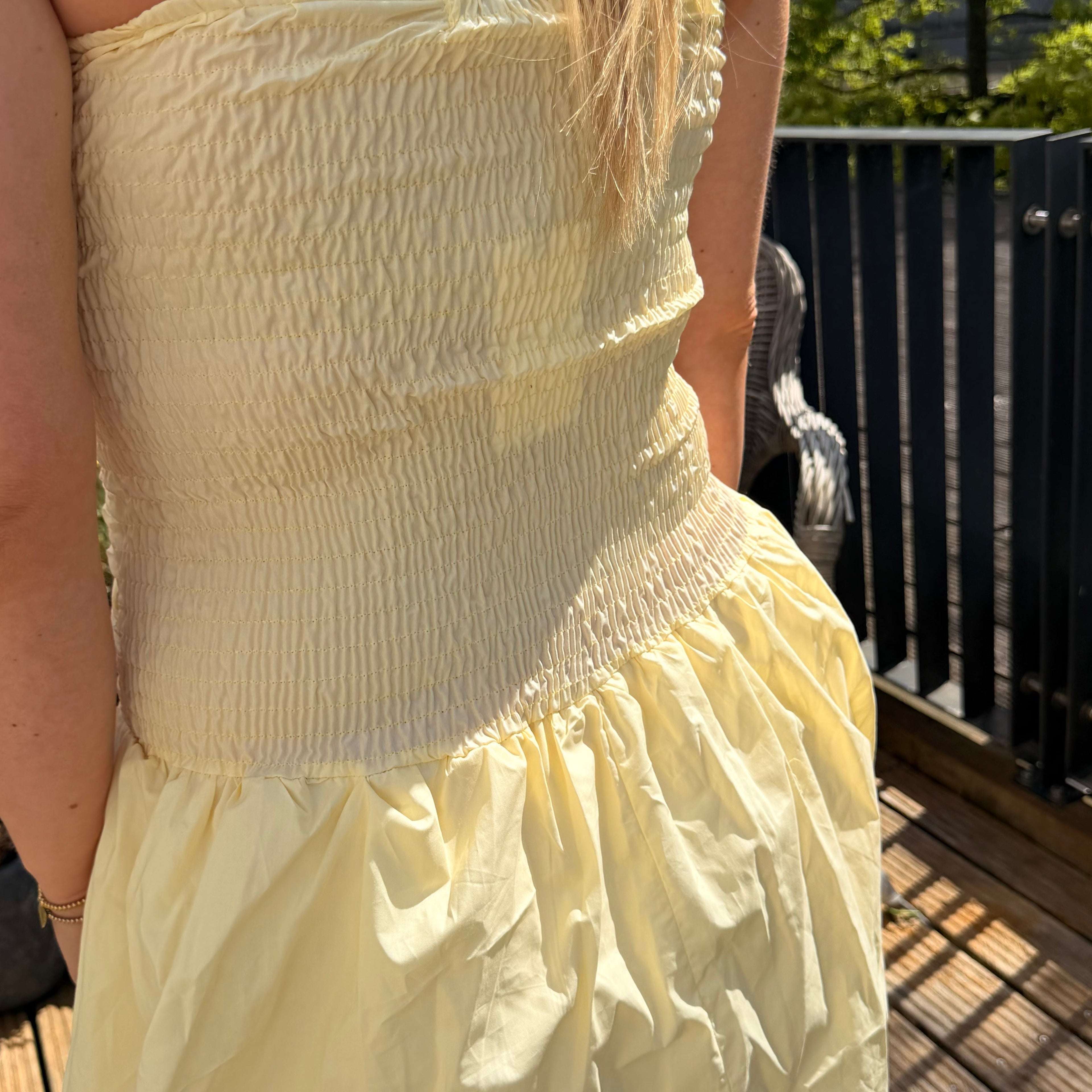 Jurk pof strapless geel